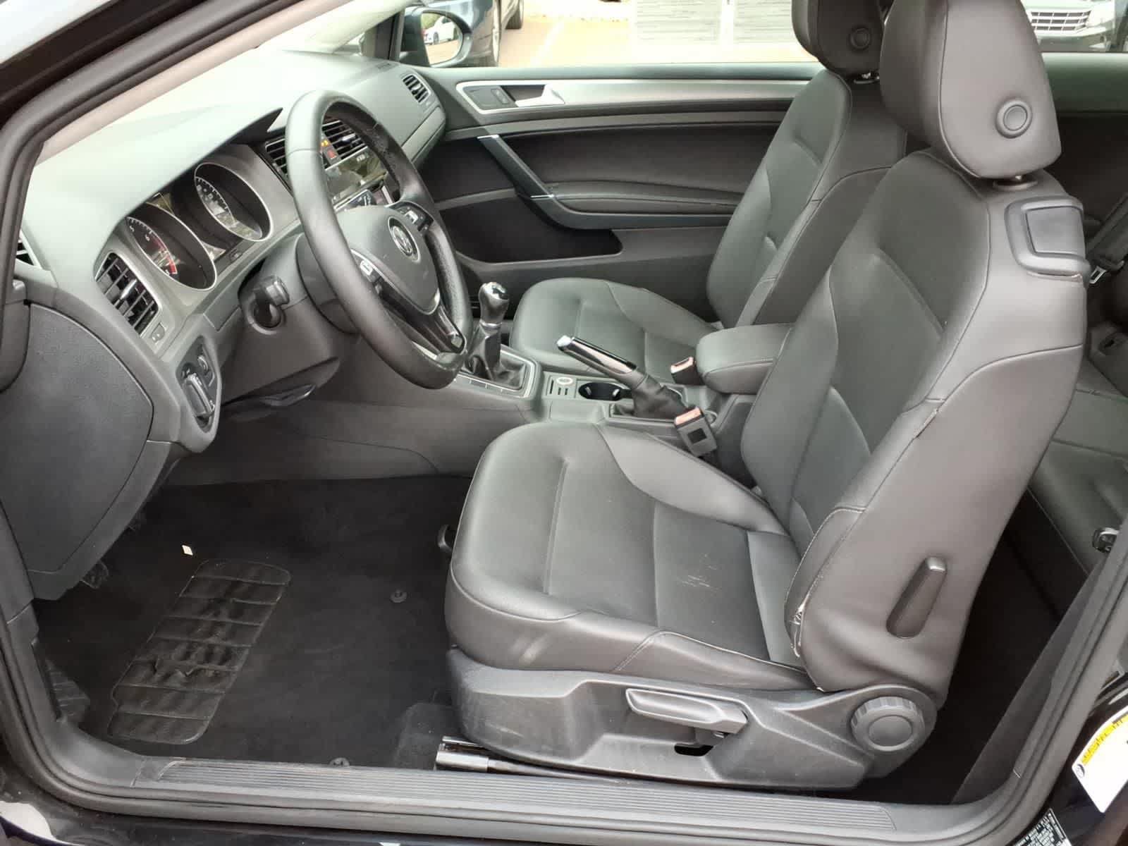 Used 2015 Volkswagen Golf S FWD image 16
