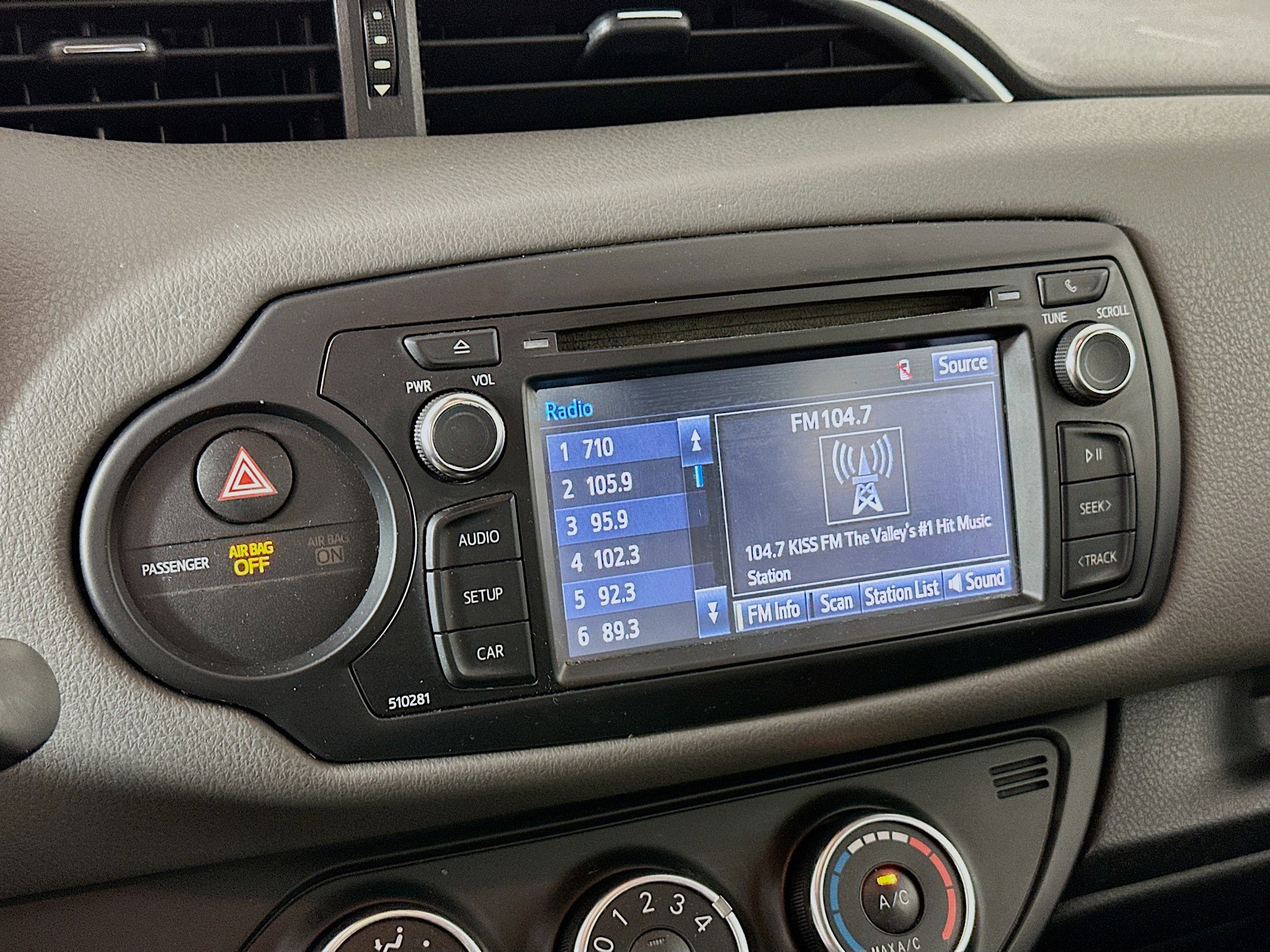 Used 2018 Toyota Yaris LE w/ Carpet Mat Package FWD image 19