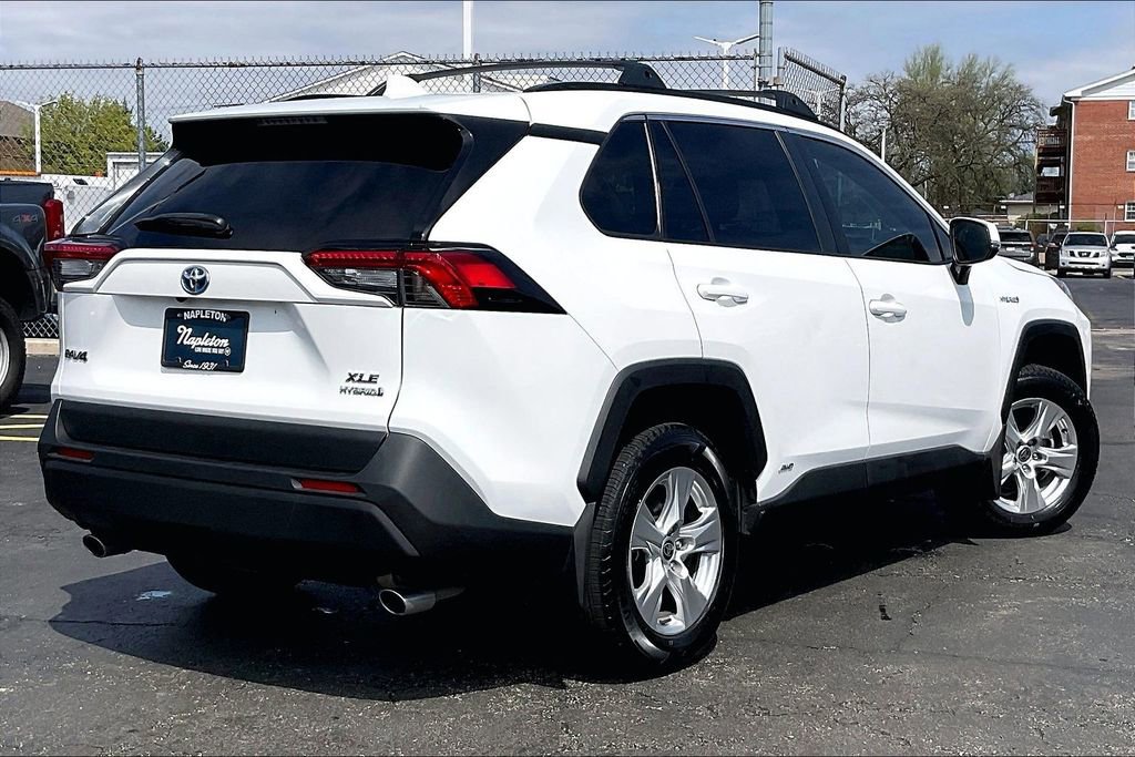 Used 2021 Toyota RAV4 XLE w/ Carpet Mat Package (TMS) AWD/4WD image 12