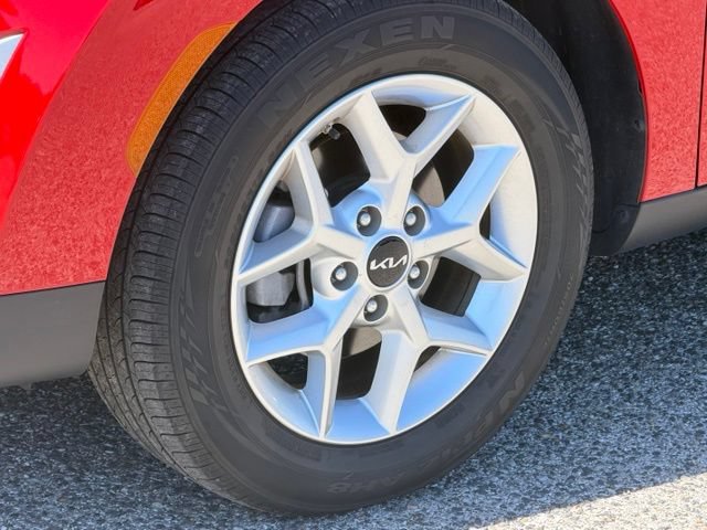 Used 2024 Kia Soul LX w/ Option Group 015 FWD image 9