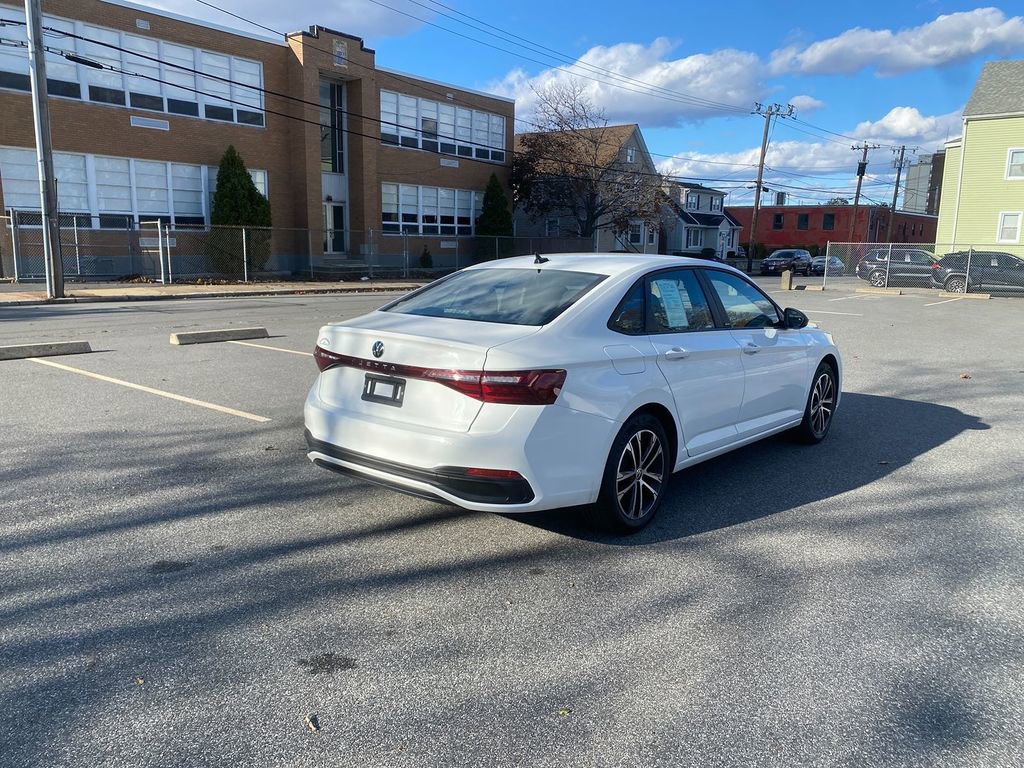 Used 2025 Volkswagen Jetta Sport image 5