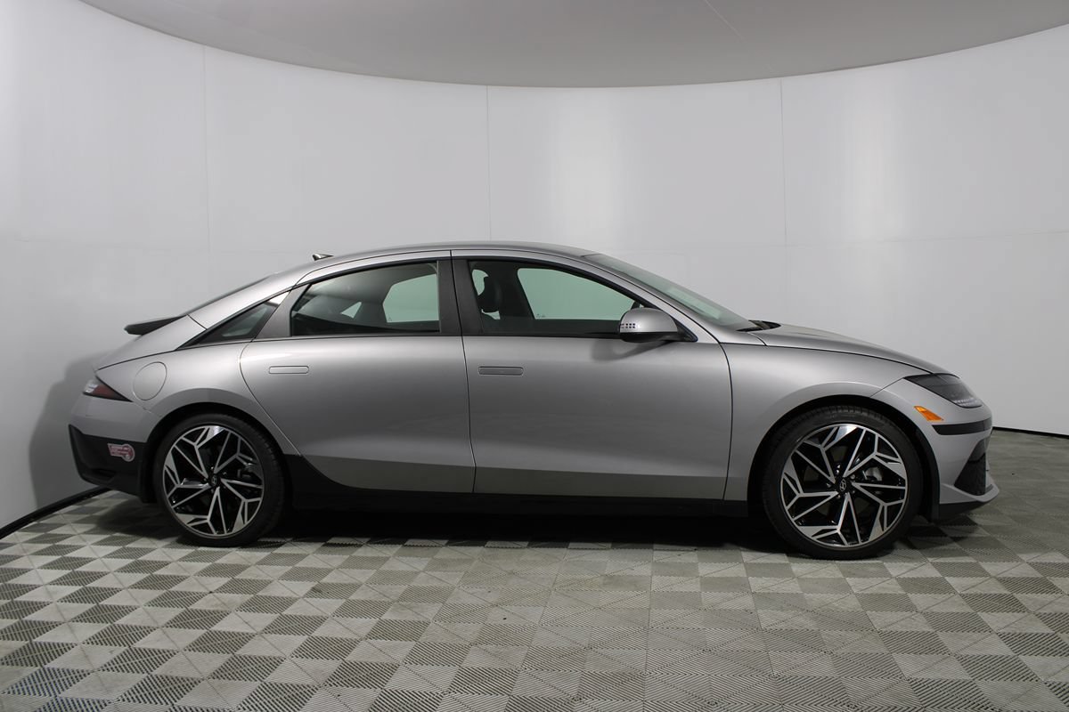 Used 2024 Hyundai Ioniq 6 SEL RWD image 36