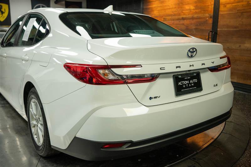Used 2025 Toyota Camry LE image 6
