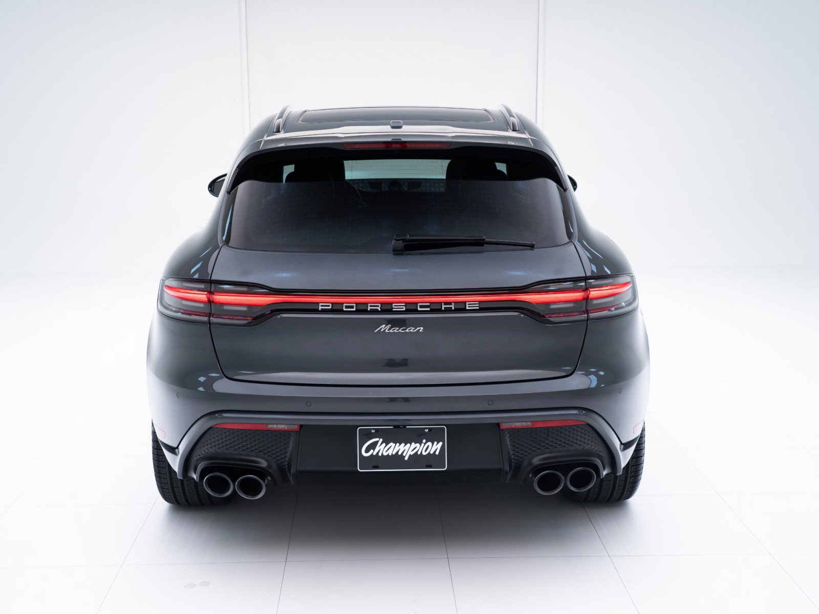Certified 2023 Porsche Macan image 10