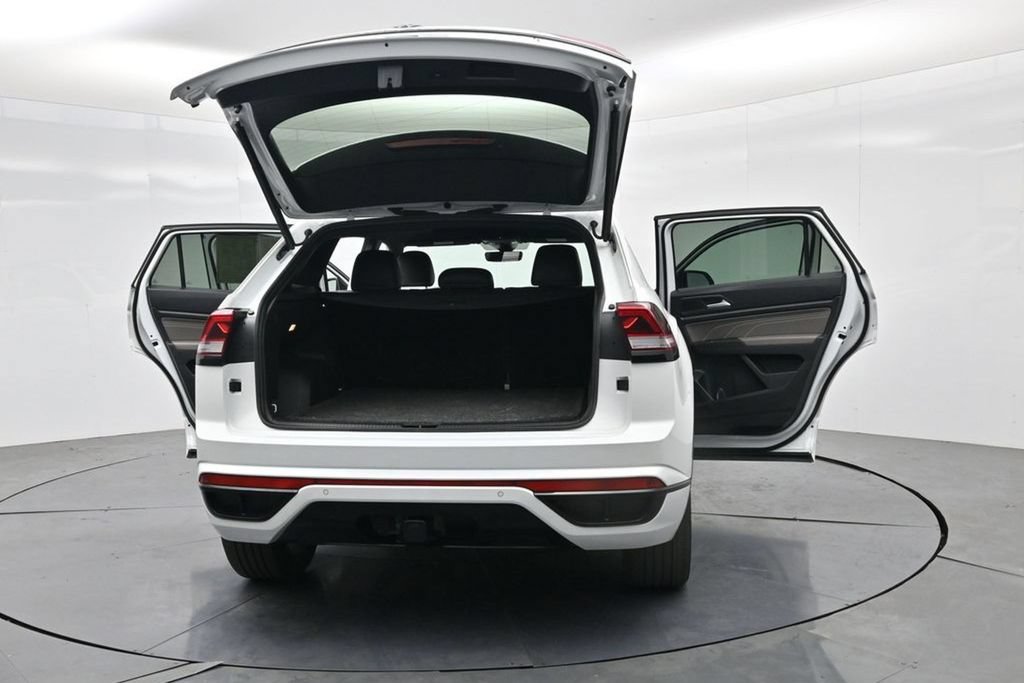 Used 2023 Volkswagen Atlas Cross Sport SEL R-Line AWD/4WD image 3