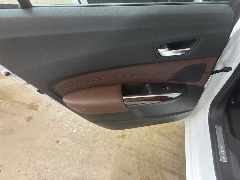 Certified 2017 Acura TLX V6 SH-AWD w/ Technology Pkg image 15