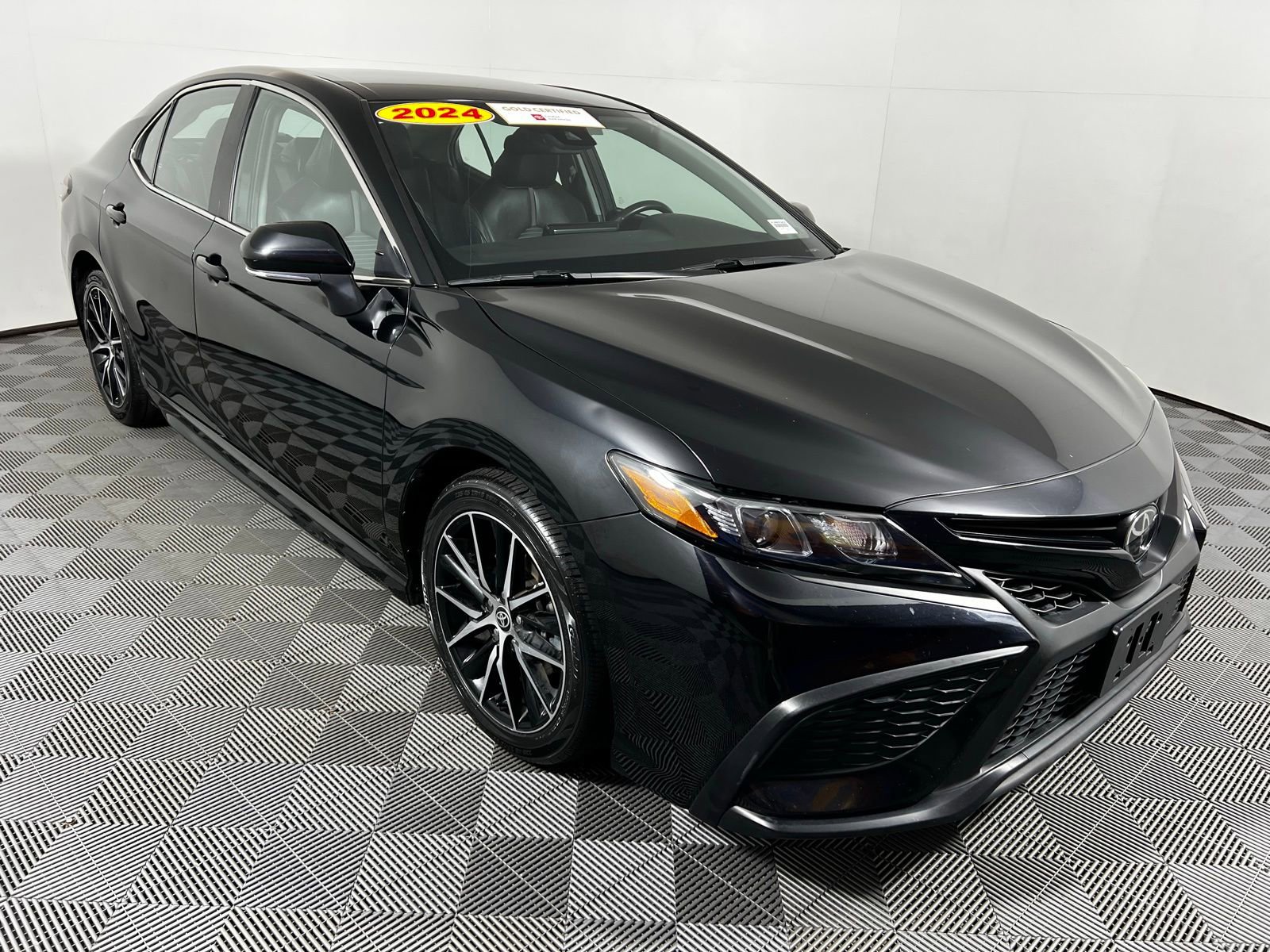 Certified 2024 Toyota Camry SE image 3