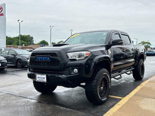 Used 2016 Toyota Tacoma TRD Sport w/ Towing Package AWD/4WD image 5