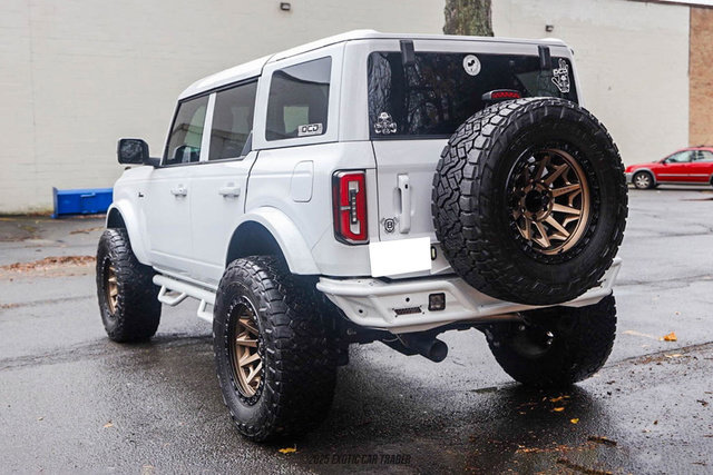 Used 2023 Ford Bronco Outer Banks image 6