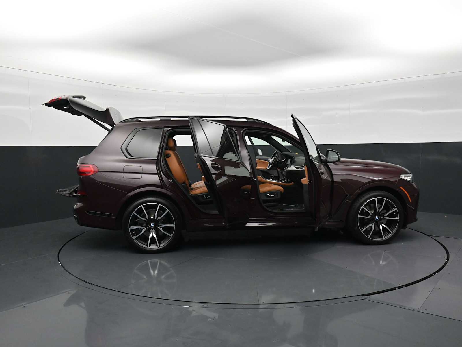 Used 2021 BMW X7 xDrive40i w/ M Sport Package AWD/4WD image 36