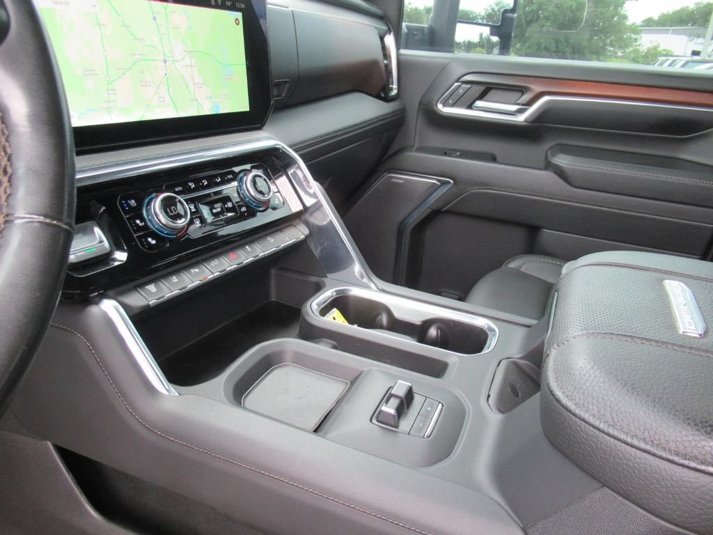 Used 2024 GMC Sierra 2500 Denali w/ Denali Reserve Package AWD/4WD image 16