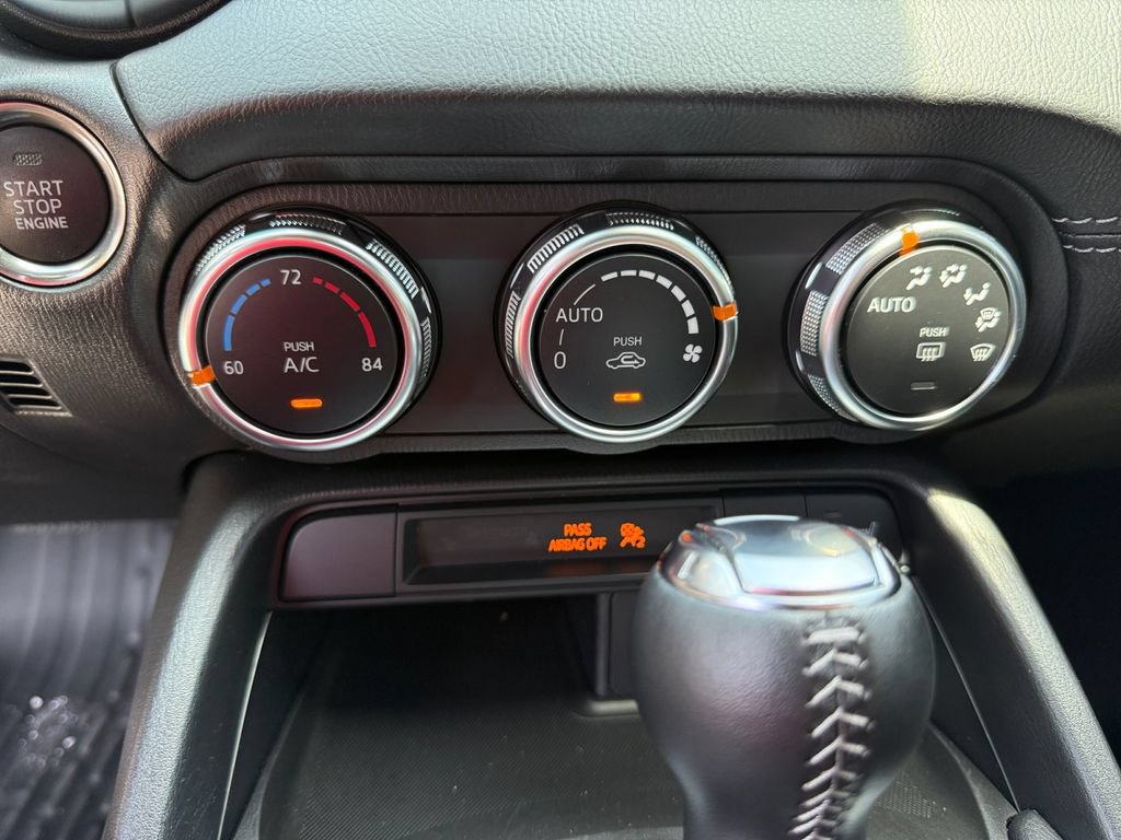 Used 2024 MAZDA MX-5 Miata Grand Touring RWD image 21