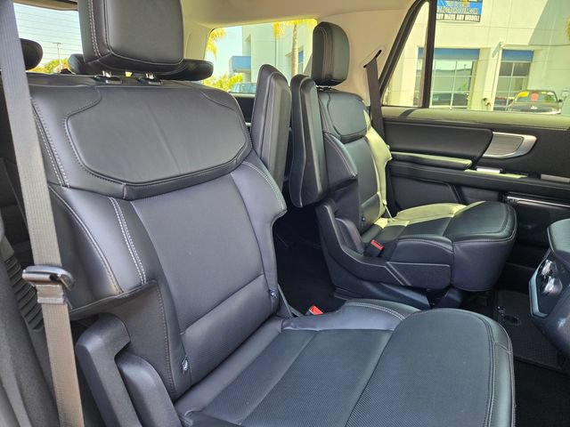 Certified 2025 Ford Expedition Platinum AWD/4WD image 16