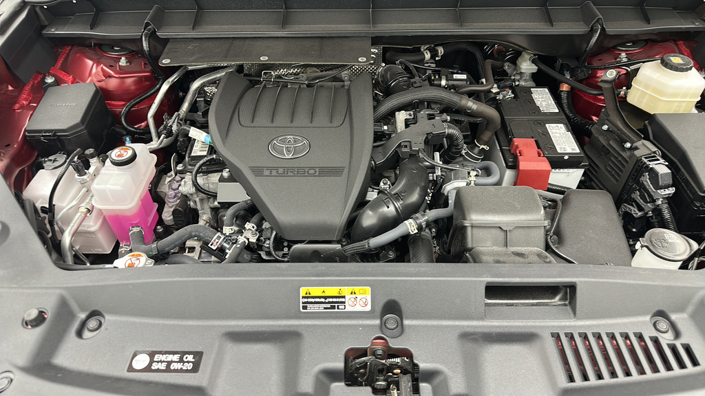 Used 2025 Toyota Highlander Limited AWD/4WD image 25