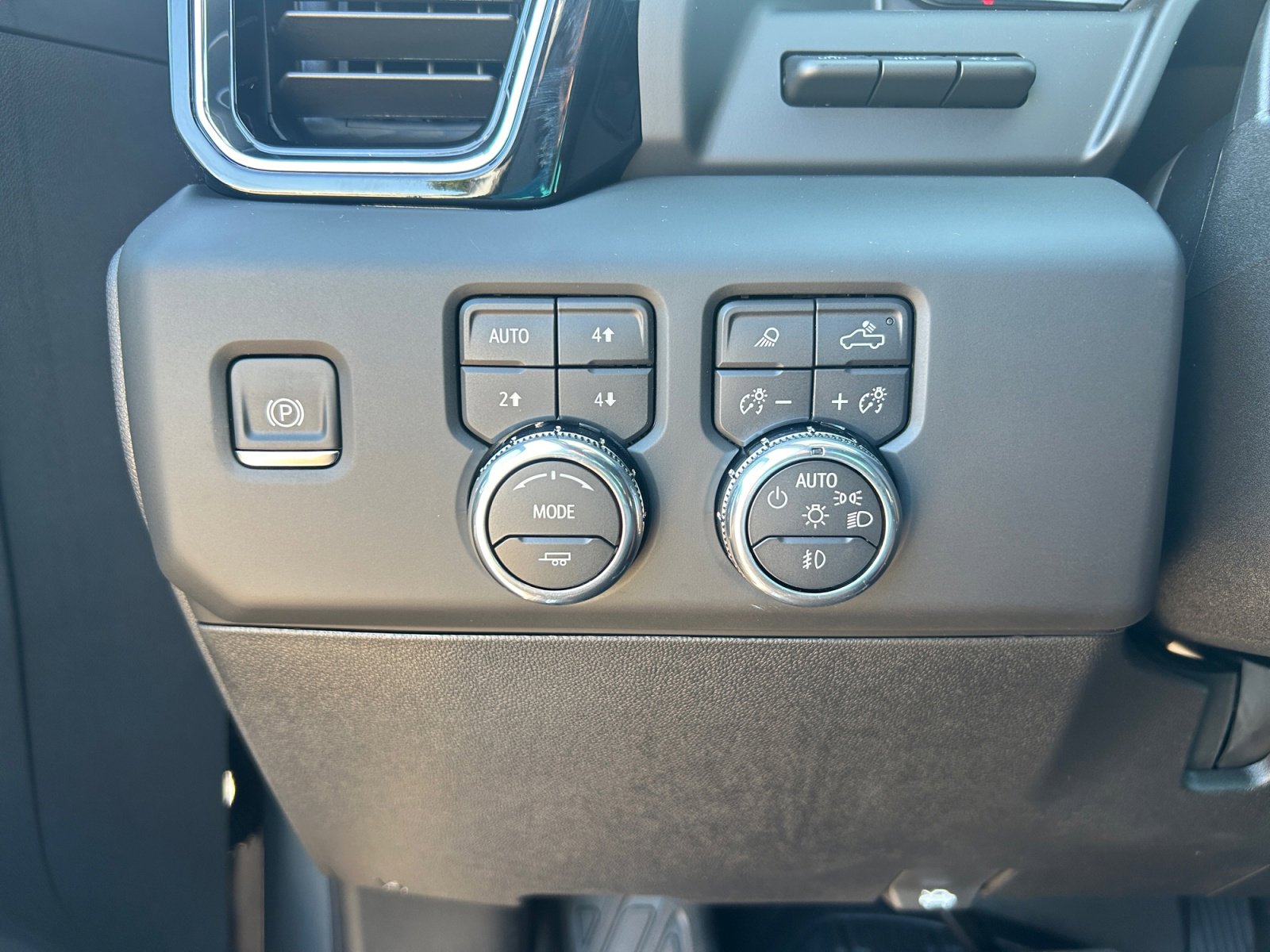 New 2026 GMC Sierra 2500 Denali w/ Denali Reserve Package image 28