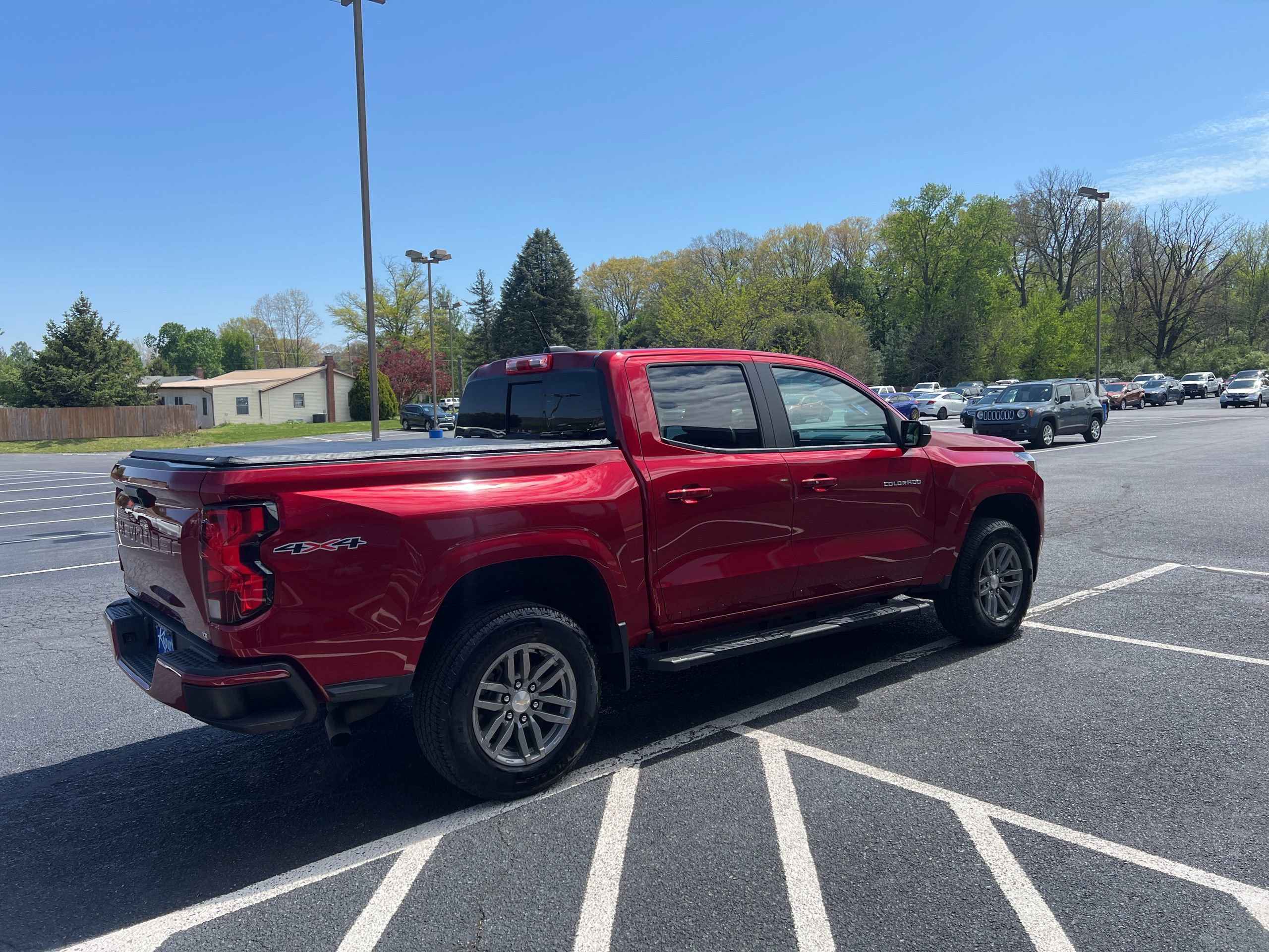 Used 2023 Chevrolet Colorado LT w/ LT Convenience Package II AWD/4WD image 6