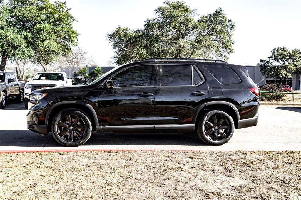 Used 2025 Honda Pilot Black Edition image 8