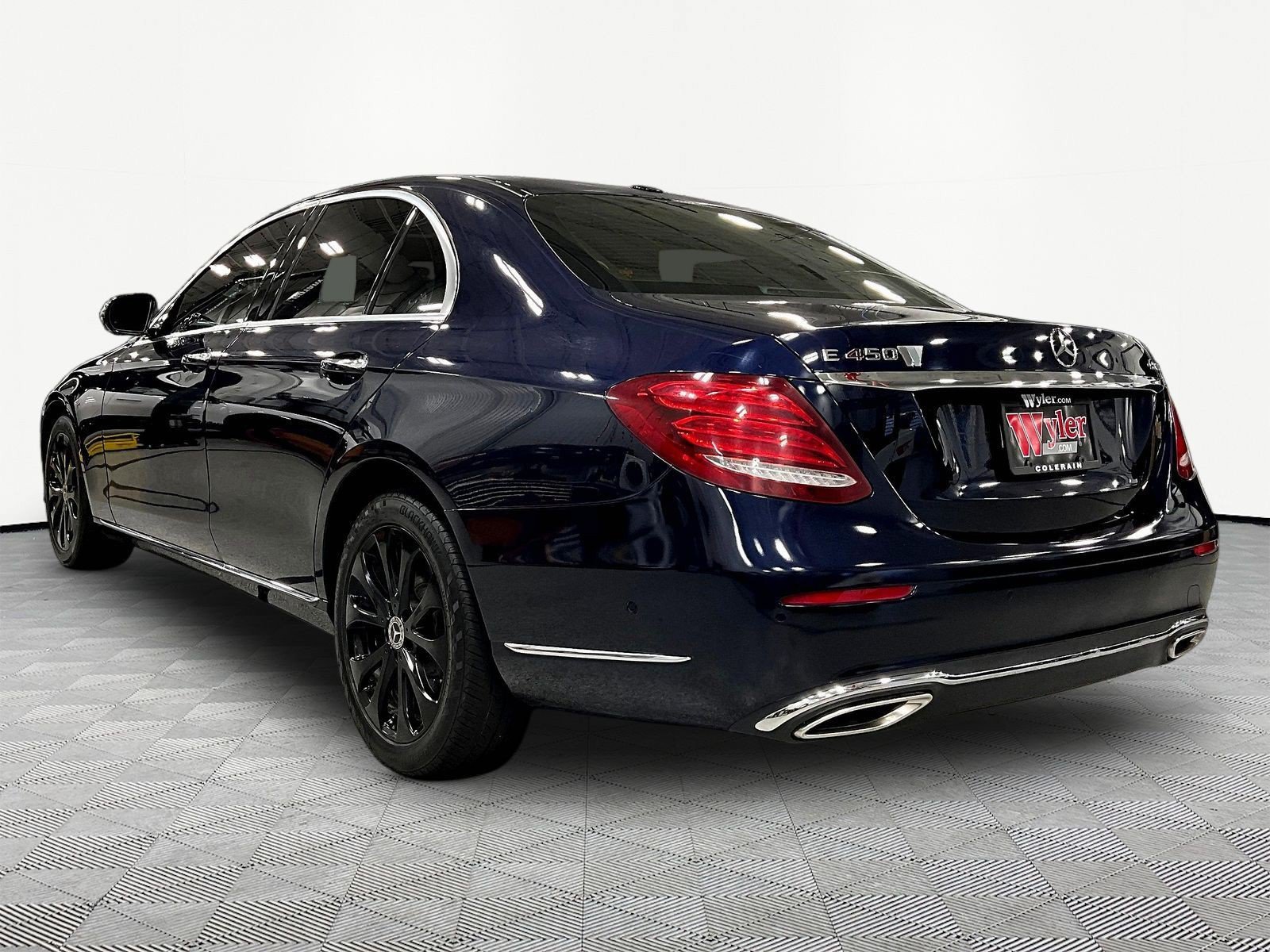 Used 2019 Mercedes-Benz E 450 4MATIC Sedan w/ Premium Package image 4