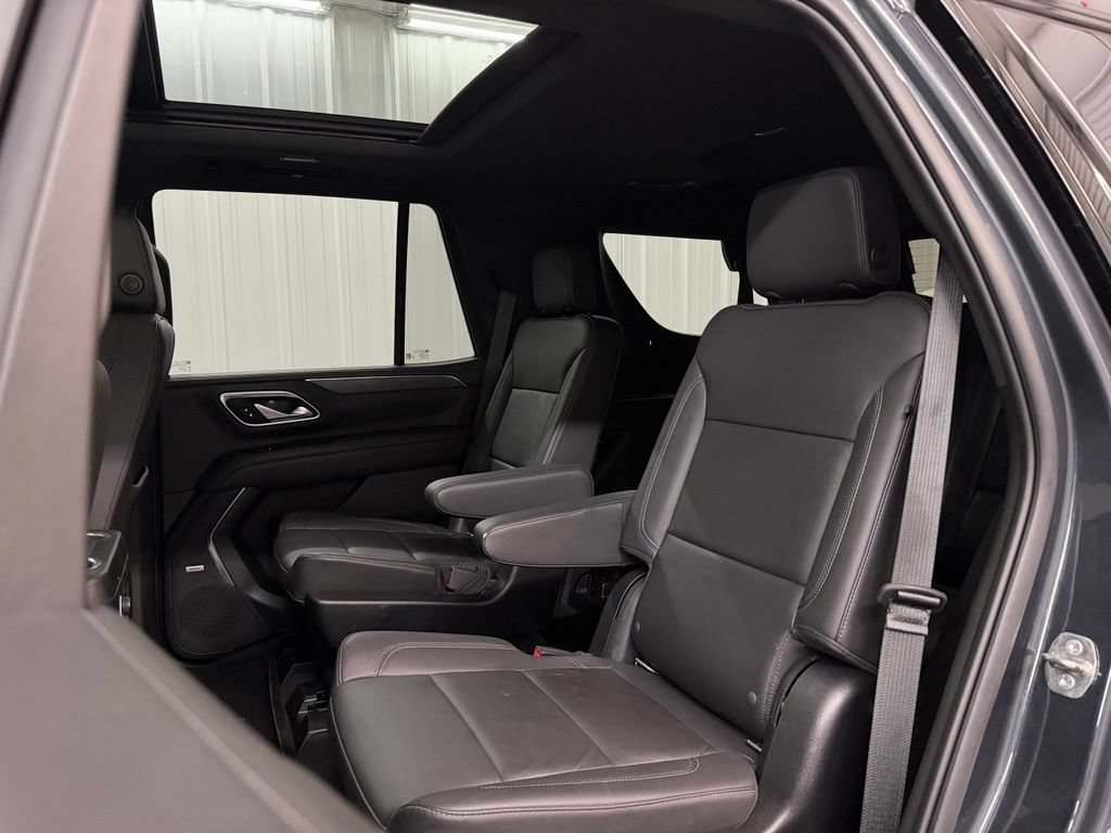 Used 2022 Chevrolet Tahoe Z71 w/ Luxury Package AWD/4WD image 42