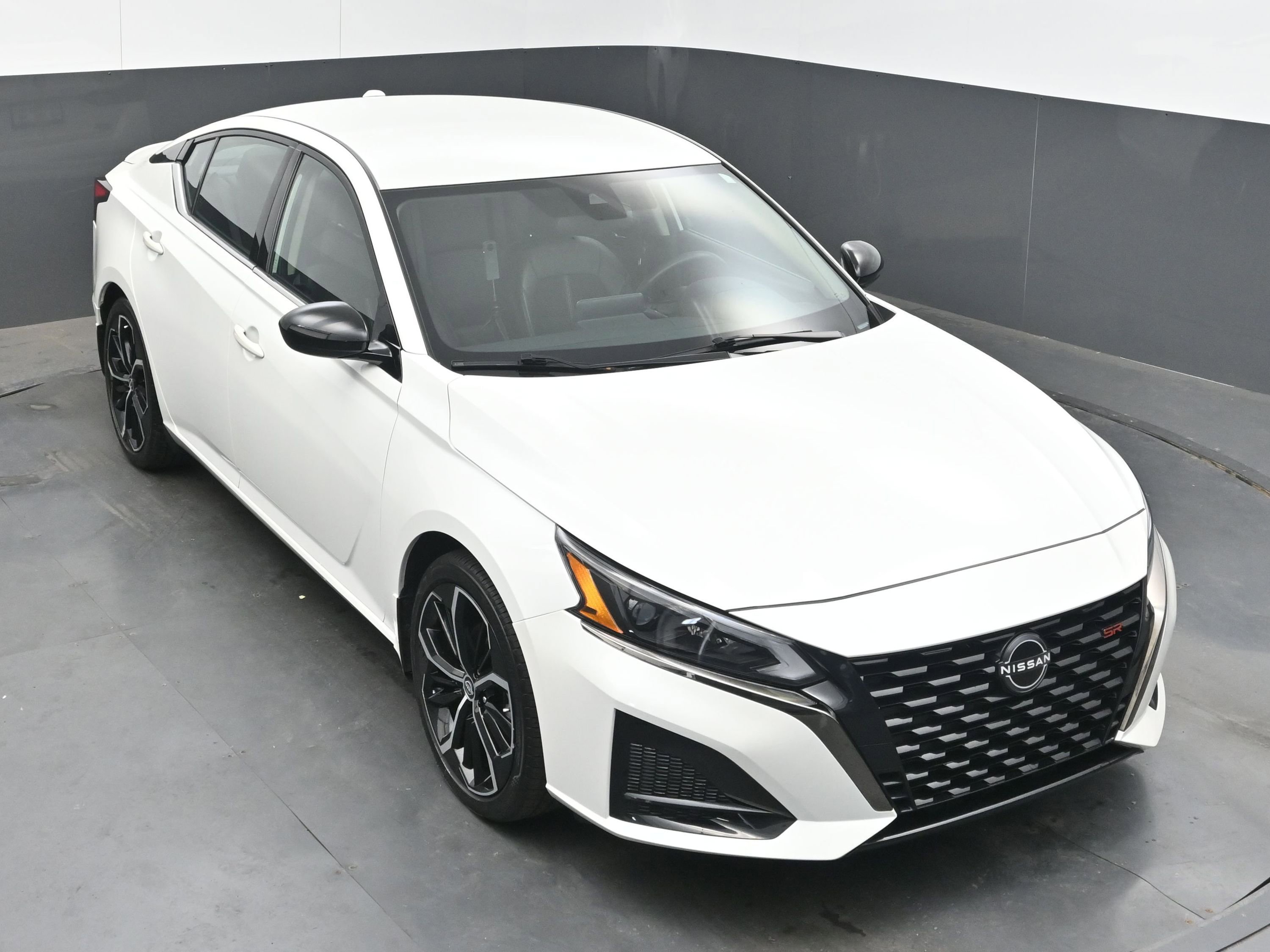 Certified 2024 Nissan Altima 2.5 SR image 30