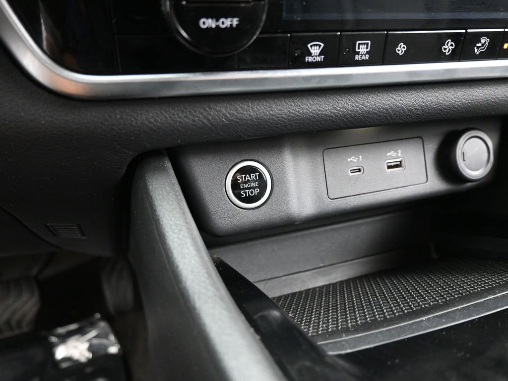 Used 2021 Nissan Rogue SV image 15