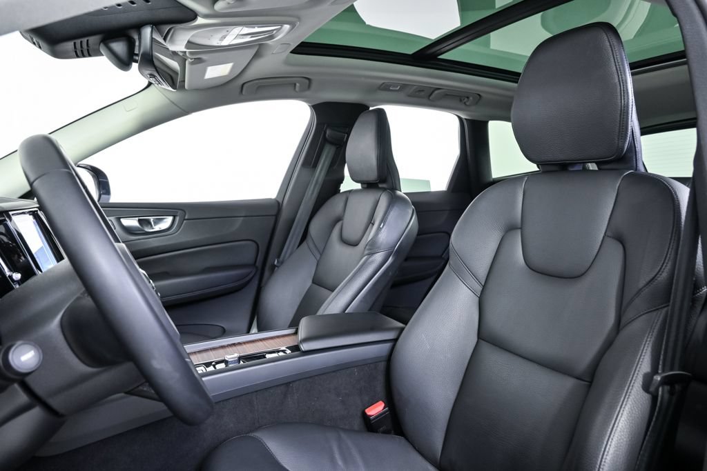 Certified 2023 Volvo XC60 B5 Plus w/ Protection Package AWD/4WD image 7