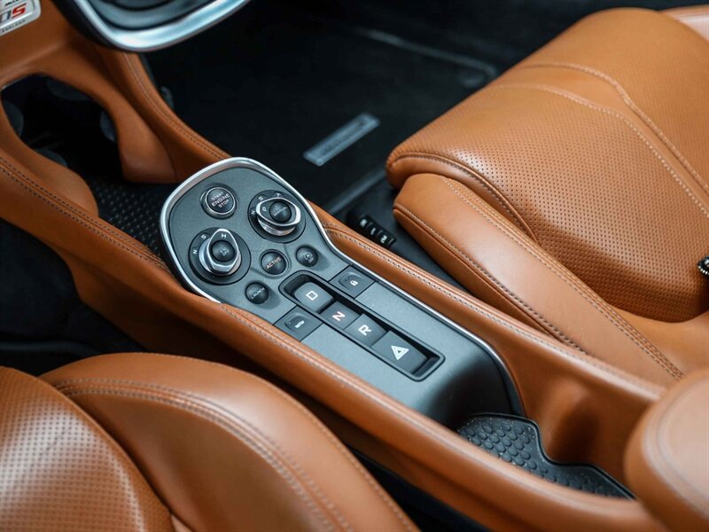 Used 2016 McLaren 570S Coupe RWD image 24