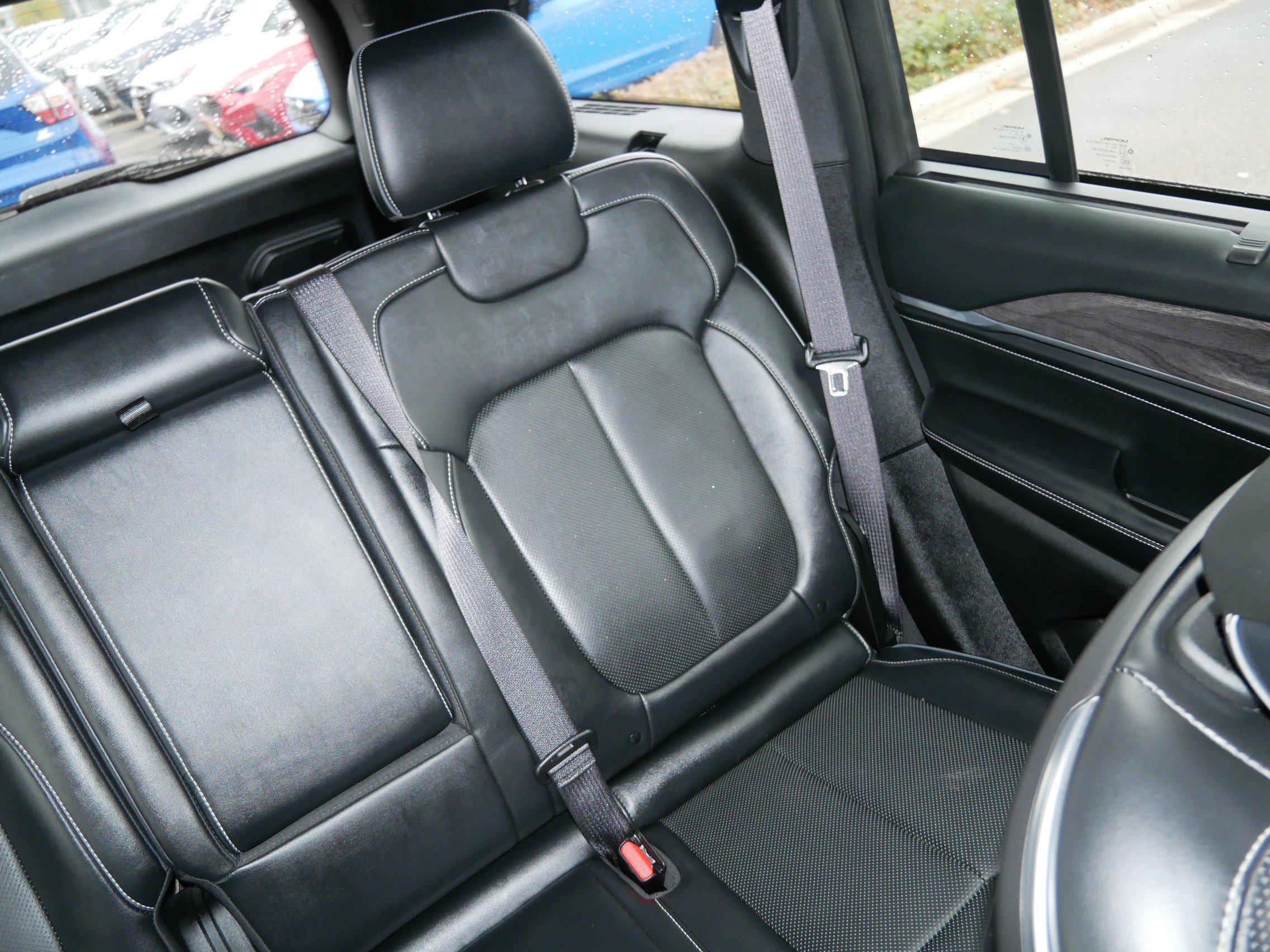 Used 2022 Jeep Grand Cherokee Overland w/ Luxury Tech Group IV image 14