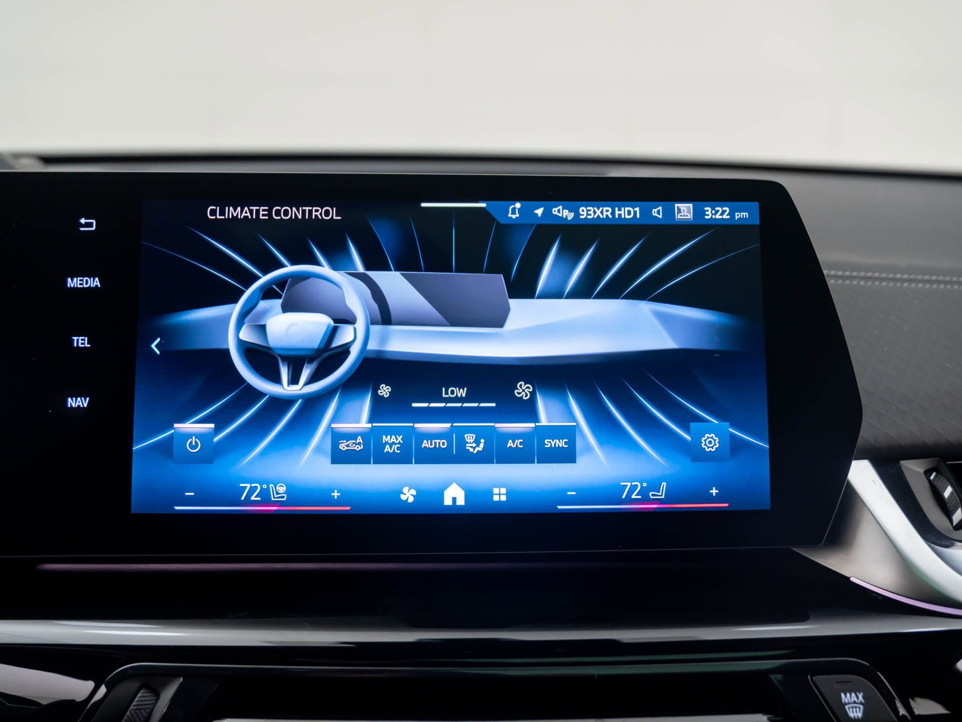 Certified 2025 BMW X2 xDrive28i w/ Premium Package image 26