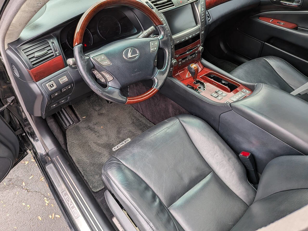 Used 2007 Lexus LS 460 L RWD image 6
