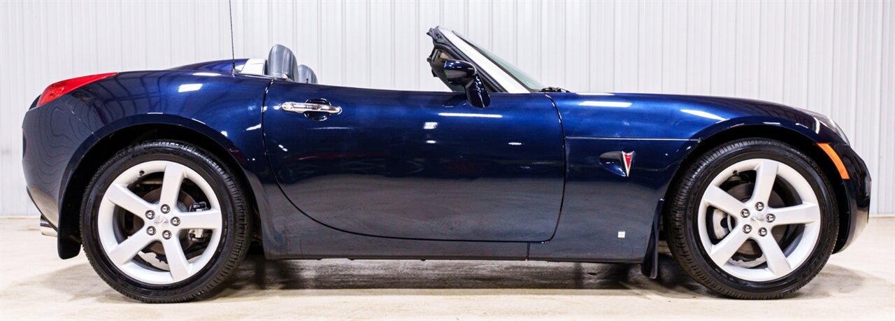 Used 2006 Pontiac Solstice Convertible w/ Premium Package image 15