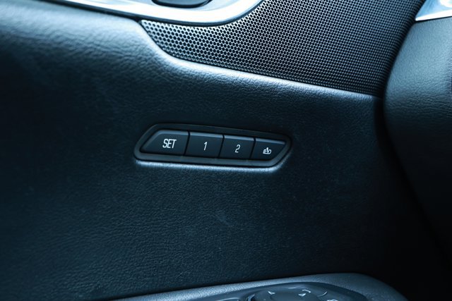 Used 2018 Cadillac XT5 Premium Luxury FWD image 24