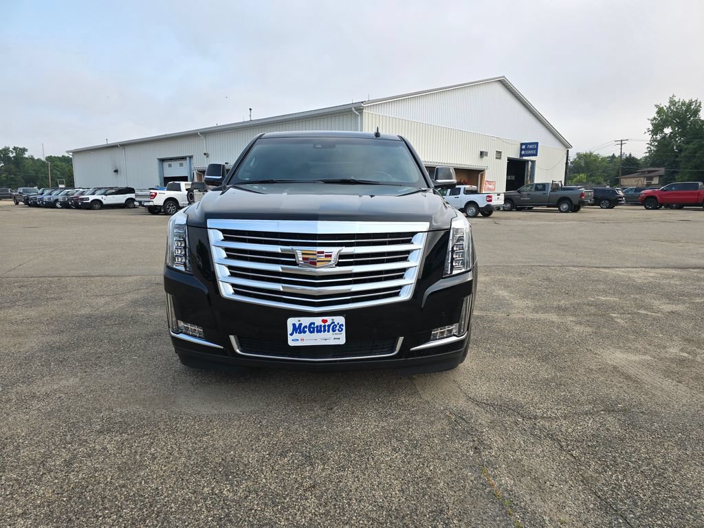 Used 2020 Cadillac Escalade Platinum AWD/4WD image 3