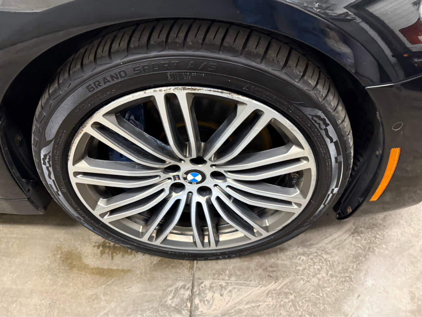 Used 2018 BMW M550i xDrive image 8