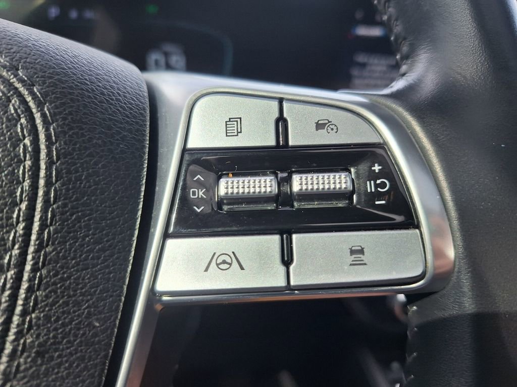 Used 2024 Kia Telluride EX w/ EX Captain's Chair Package image 14