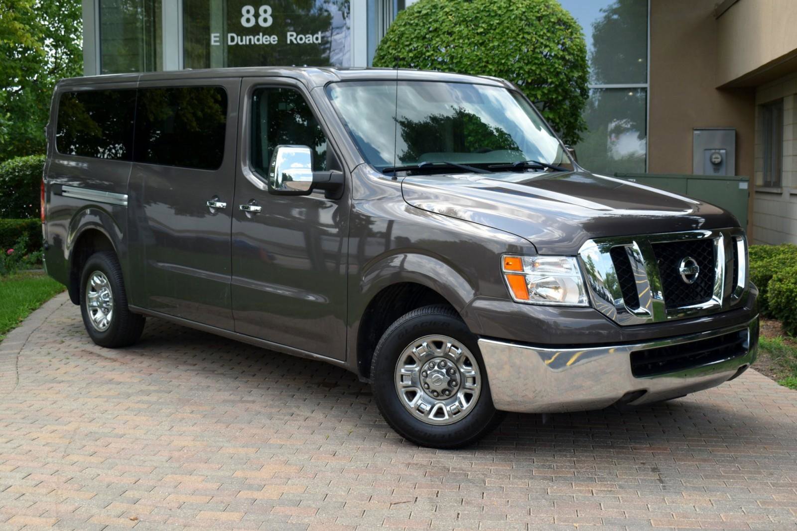 Used 2016 Nissan NV 3500 SV w/ SV Technology Package image 2