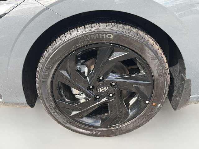 Certified 2026 Hyundai Elantra Sport FWD image 31