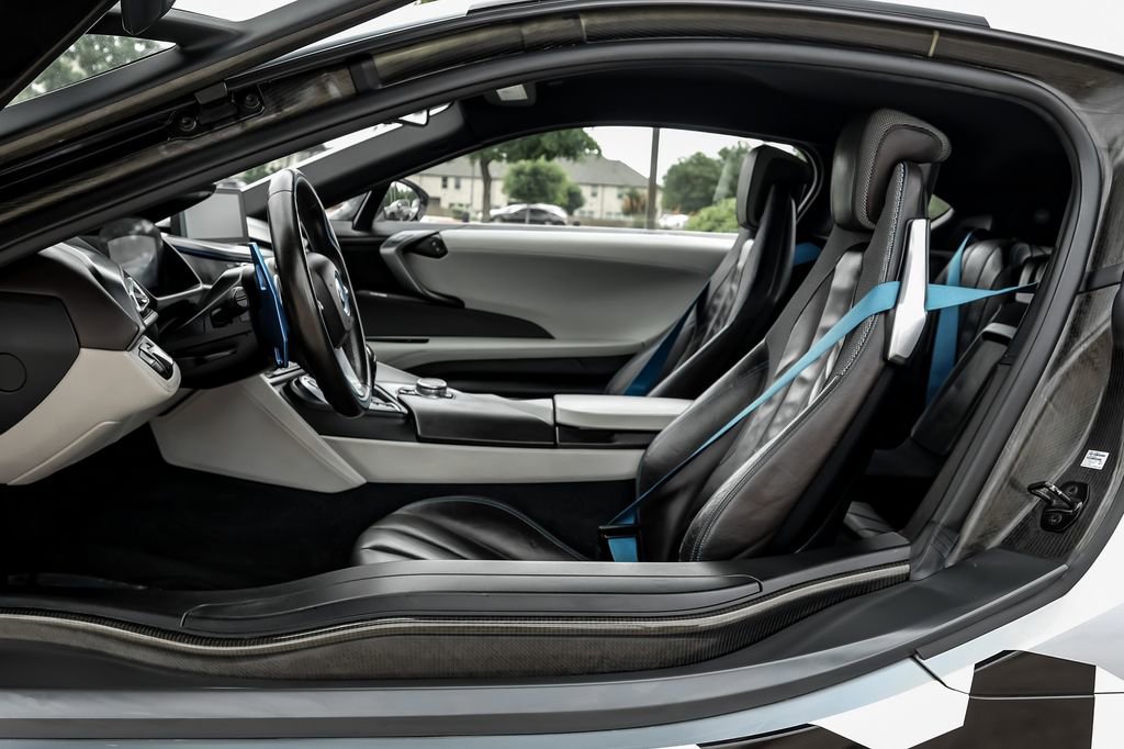 Used 2015 BMW i8 image 33