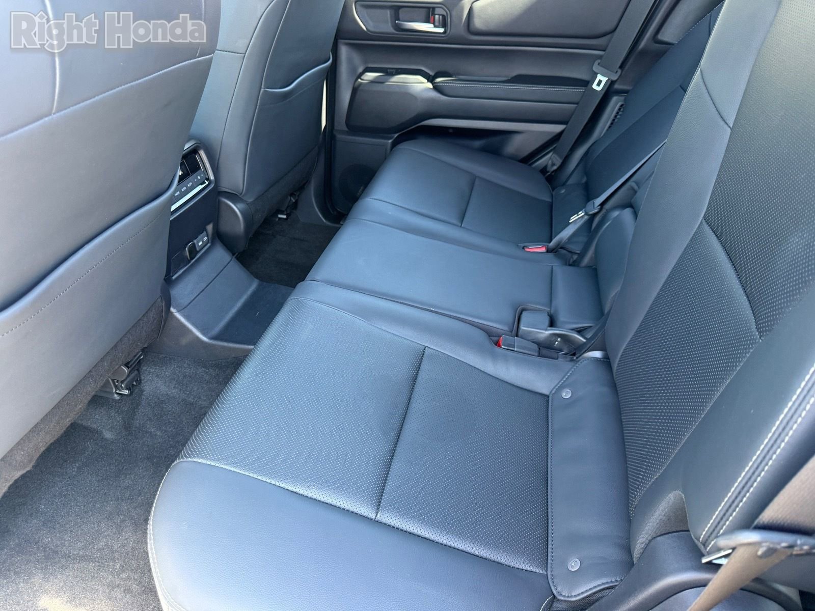 Used 2024 Toyota Land Cruiser image 26