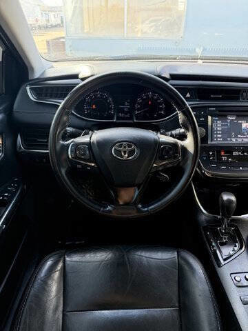 Used 2018 Toyota Avalon XLE w/ Carpet Mat Package FWD image 14