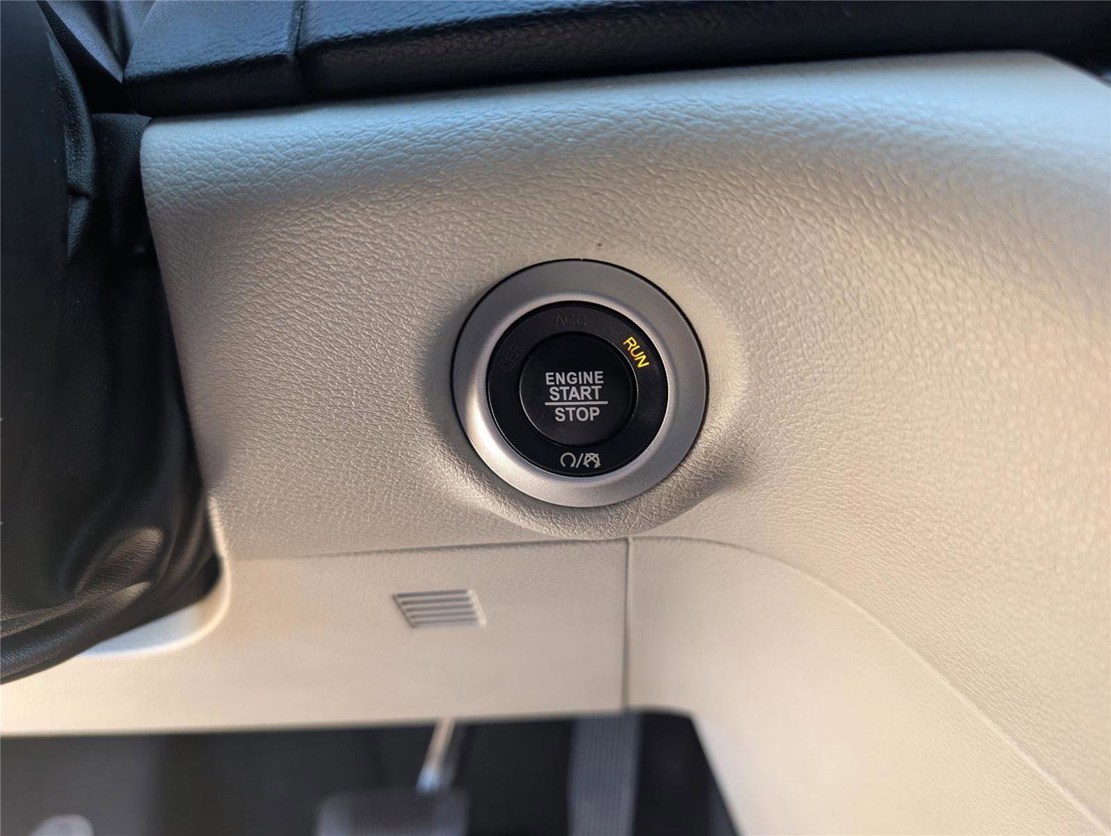 Used 2022 Chrysler Pacifica Touring-L image 20