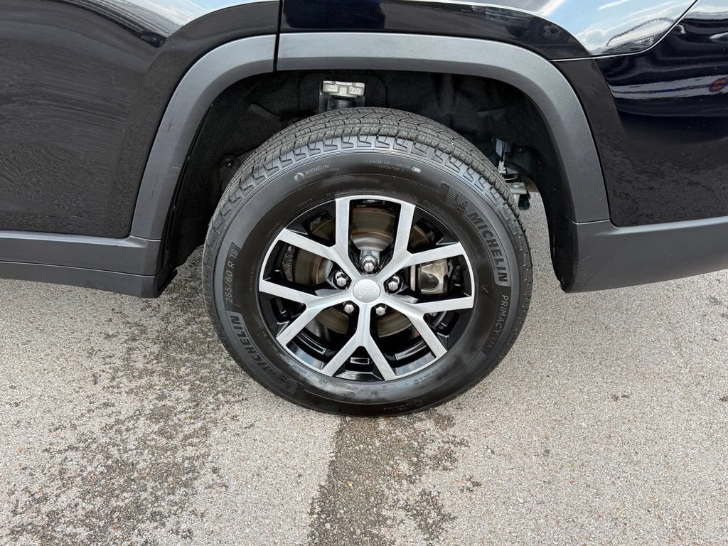 Used 2023 Jeep Grand Cherokee L Limited AWD/4WD image 42
