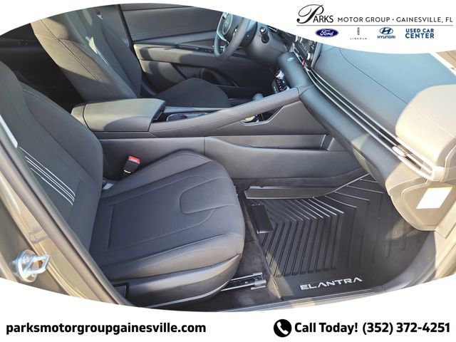 New 2025 Hyundai Elantra Blue FWD image 7