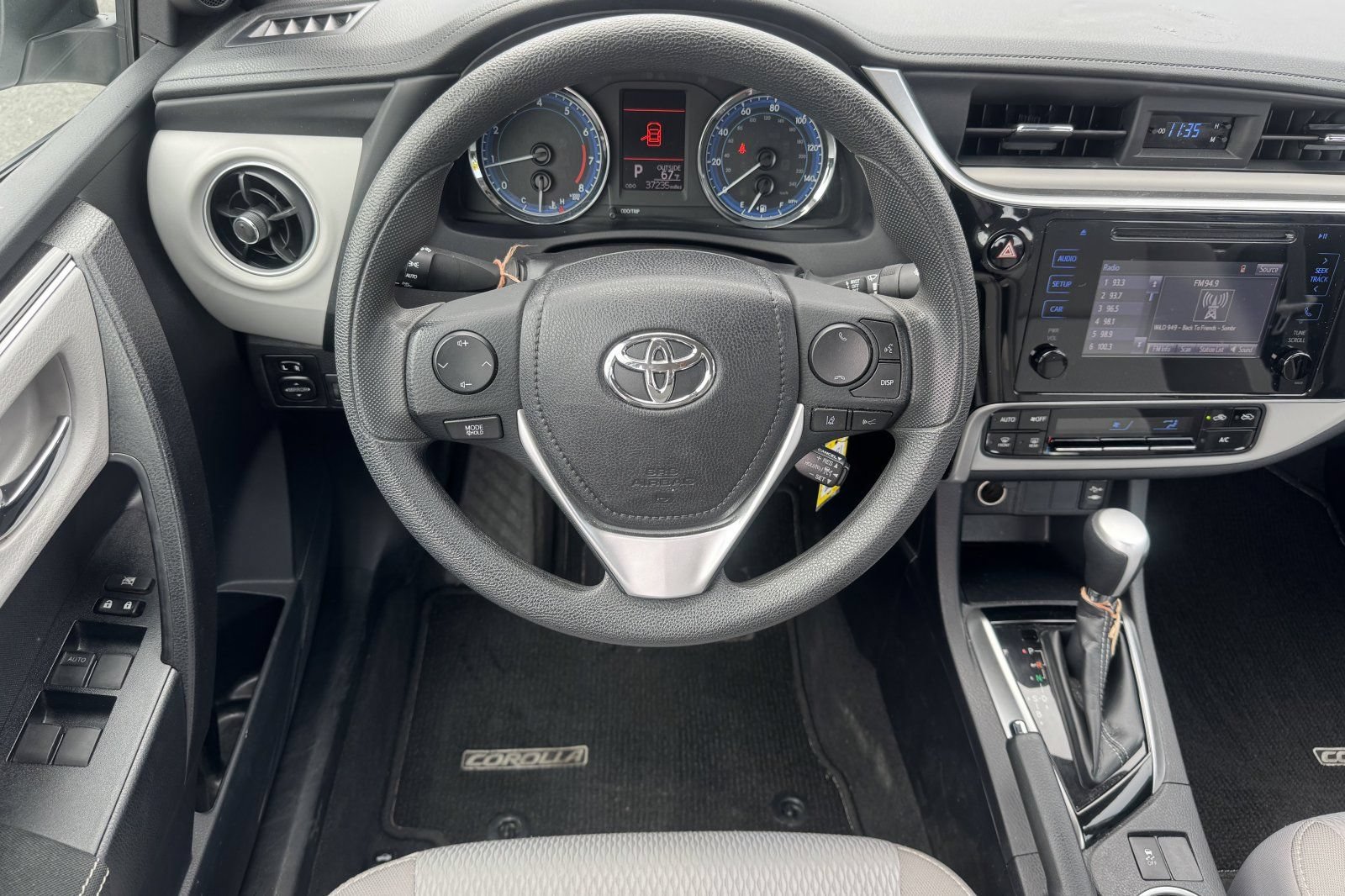 Used 2019 Toyota Corolla LE w/ Carpet Mat Package (TMS) FWD image 16