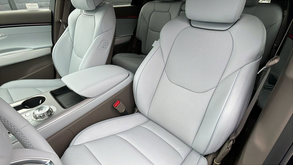 New 2026 Genesis GV70 2.5T Advanced image 16