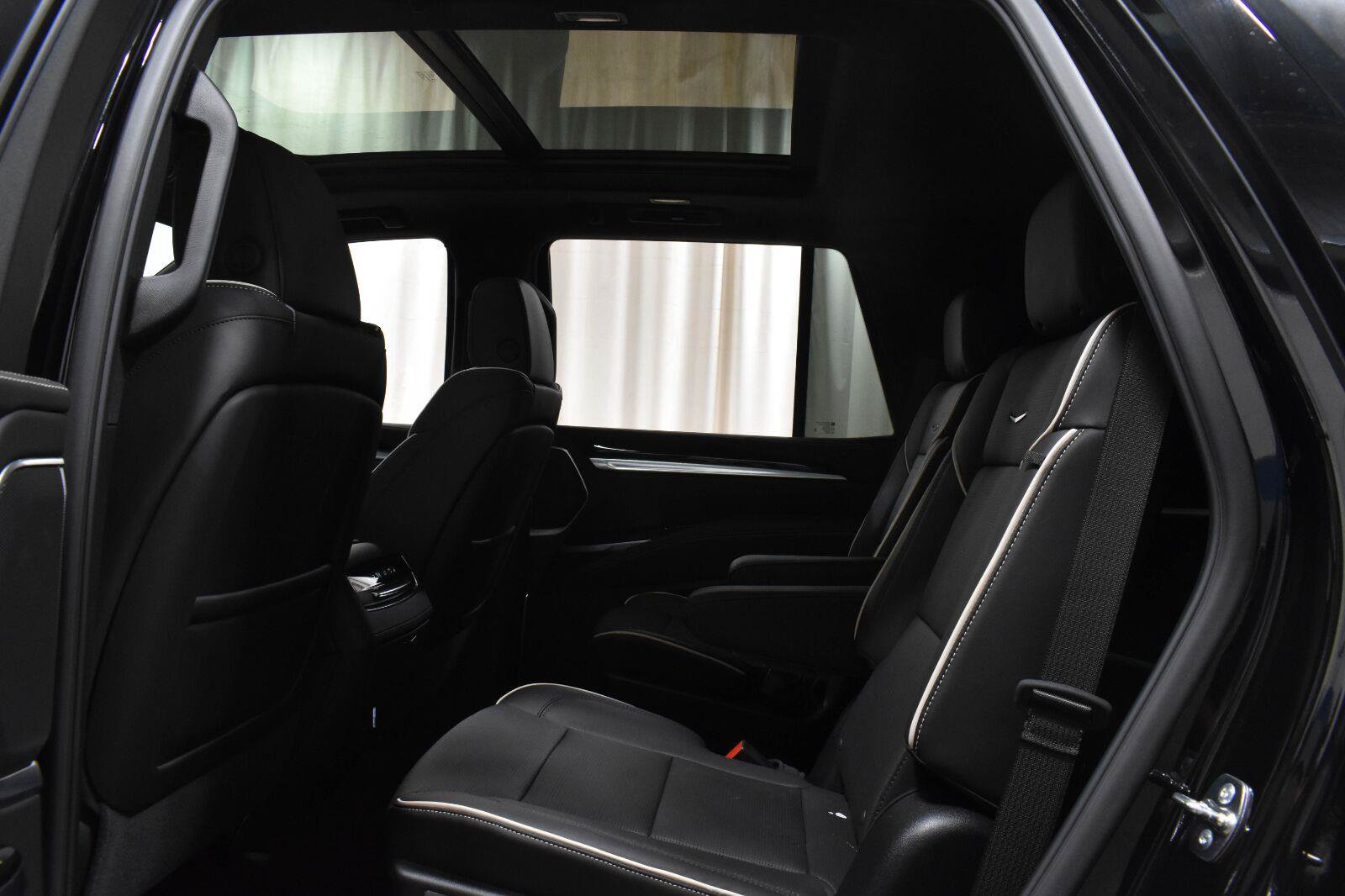 New 2026 Cadillac Escalade Sport AWD/4WD image 4