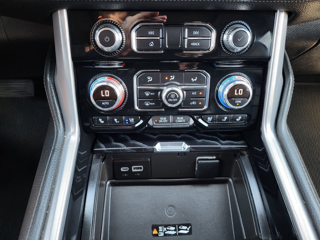 Used 2024 GMC Yukon XL Denali AWD/4WD image 15