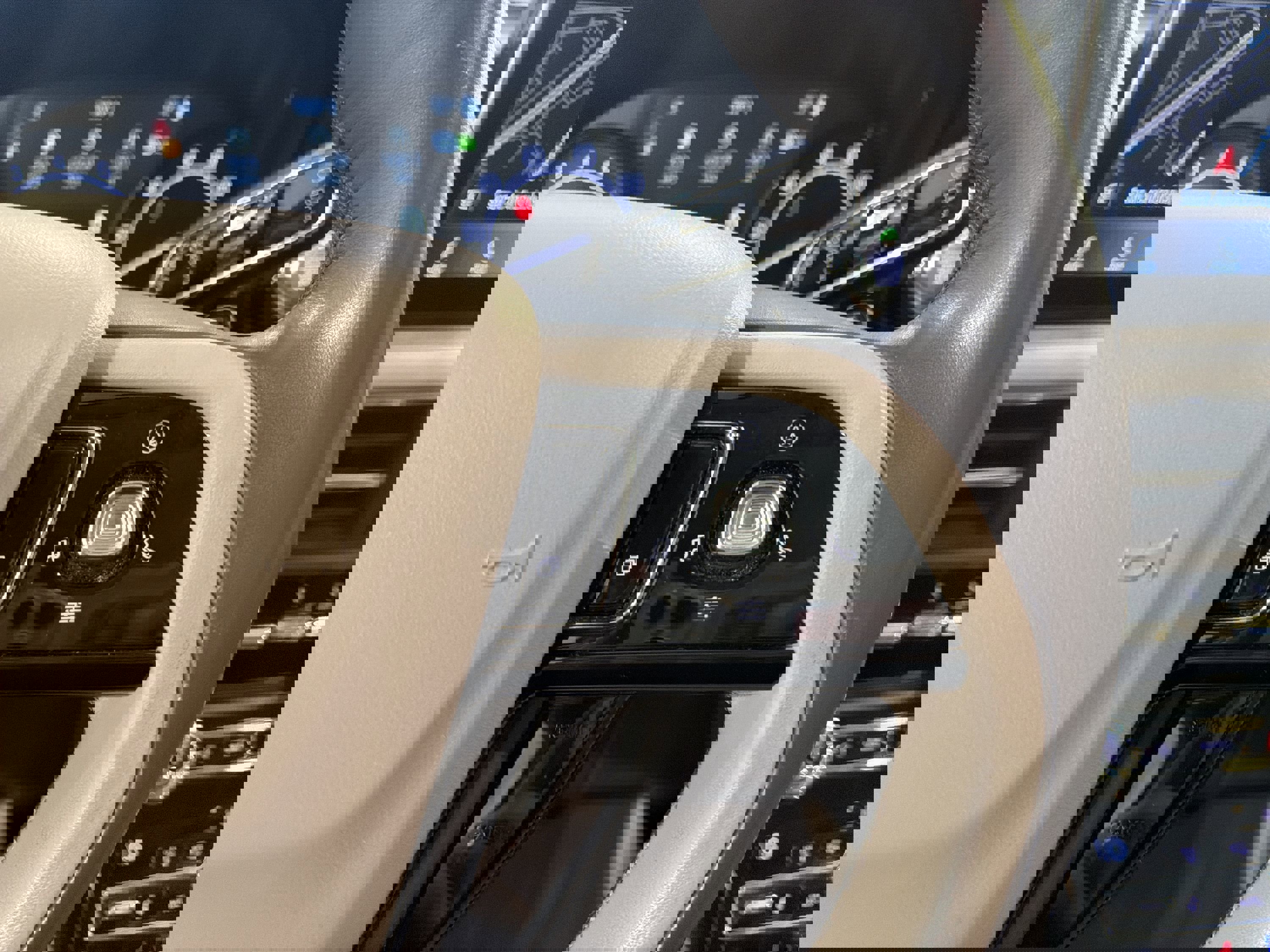 Used 2020 Lincoln Corsair Reserve w/ Elements Package FWD image 15