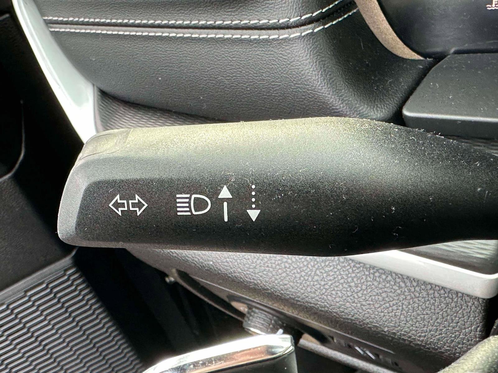 Used 2023 Jeep Grand Cherokee L Laredo image 22