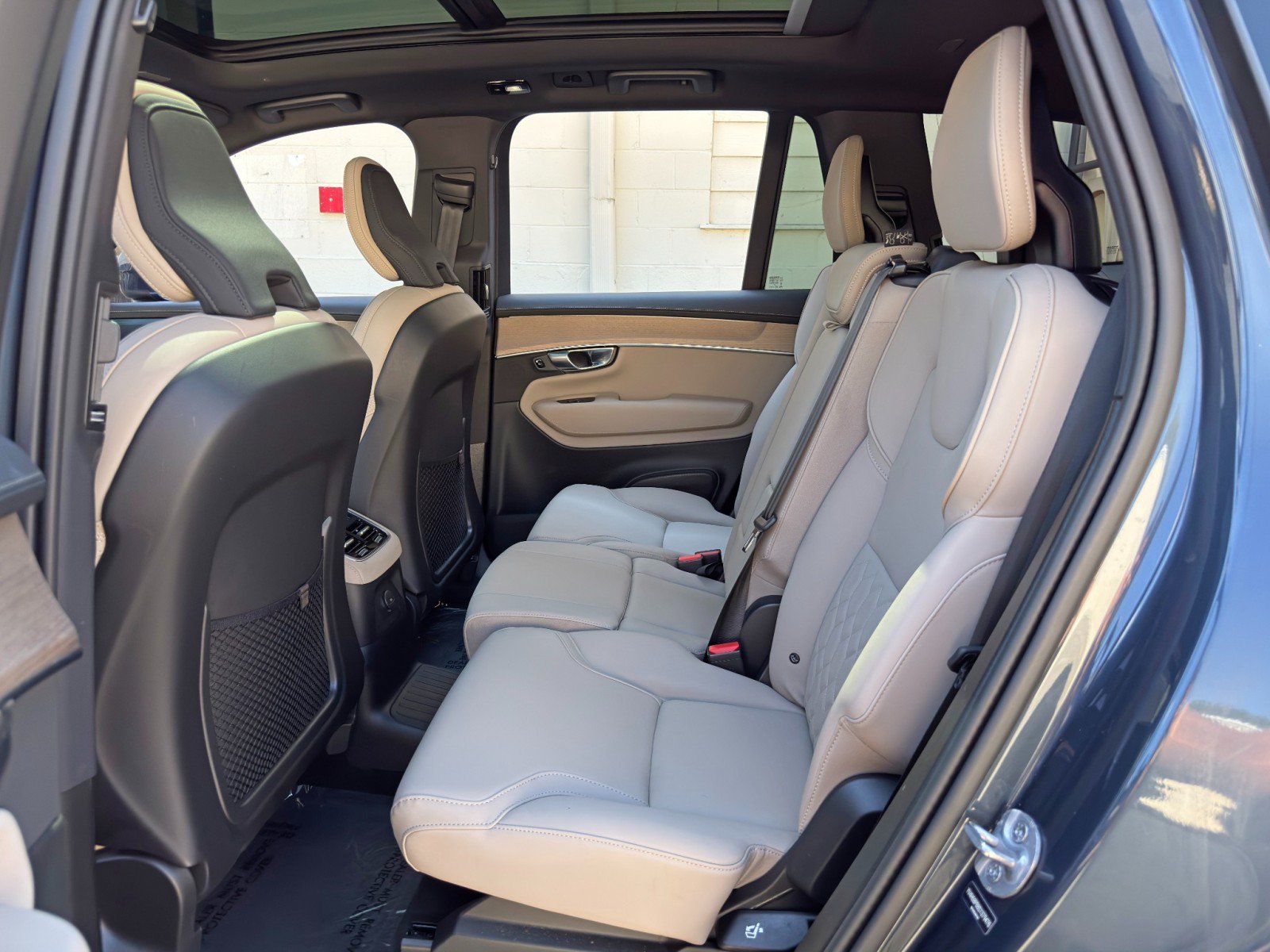 Used 2025 Volvo XC90 T8 Plus w/ Protection Package Premier AWD/4WD image 47